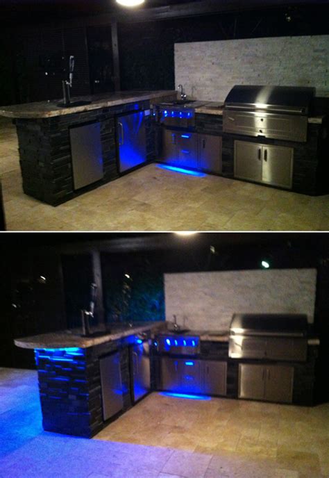 More and more modern kitchens feature breakfast bars which often replace the traditional dining area that used to have a dining table. Custom Outdoor Kitchen LED Lighting Changes Color With ...