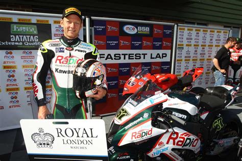 Byrne Breaks Lap Record Takes Mce British Superbike Pole Position At