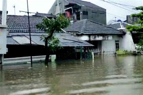 Banjir Rendam Sejumlah Kawasan di Kota Semarang - Medcom.id