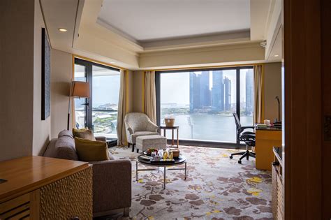 hotel review mandarin oriental singapore marina bay suite large one bedroom suite with