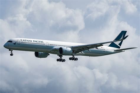 Cathay Pacific Airbus A350 1000 B Lxa On 25r Finals