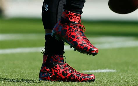 New cam newton cleats 129$. Cam Newton Wears Under Armour Halloween Cleats Close ...