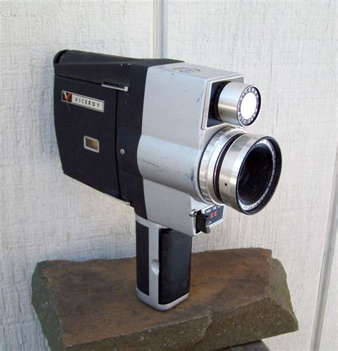 Vintage Viceroy 1824 Hand Held Movie Camera Etsy Movie Camera