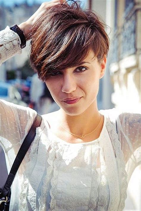 Funky Short Pixie Haircut With Long Bangs Ideas 106