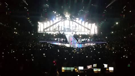 Maroon 5 concert clip - YouTube