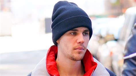 Justin Bieber Asks For Prayers As Hes ‘been Struggling A Lot Us Weekly