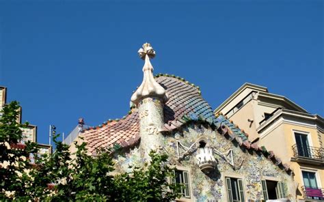 Monday to sunday 10 a.m. Gaudi house, Barcelona | House styles, Gaudi, Mansions