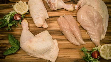 How To Cut A Whole Chicken Escoffier Online International Culinary