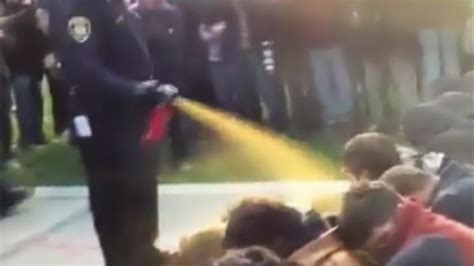 A Macing Approach Us Police Spray Peaceful Students Video — Rt News