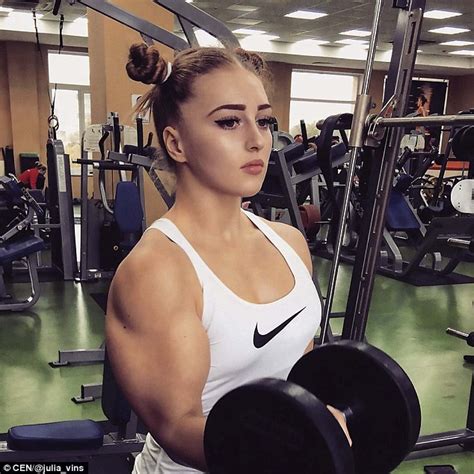 Julia Vins Deadlifts 180kg In Video Footage Daily Mail Online