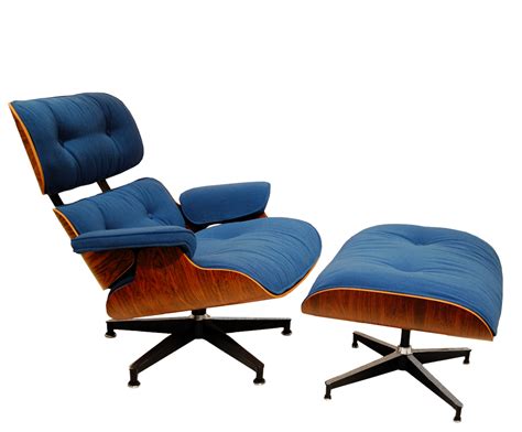 Black leather swivels and tilts. If It's Hip, It's Here (Archives): Vintage Eames Lounge ...