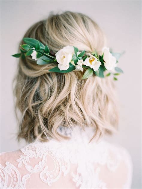 30 Elegant And Graceful Wedding Hairstyles With Flowers Haircuts