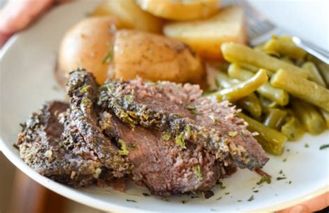 This mississippi pot roast in ninja foodi pressure cooker recipe is so easy, super quick and has only 5 ingredients! Ninja Foodi Rosemary Roast and Potatoes (Slow Cooker ...