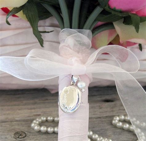 Images via 40 greenery eucalyptus wedding decor ideas wedding bouquets wedding arches forget the bouquet toss! Elegant Wedding Bouquet Photo Locket, Elegant Brides ...