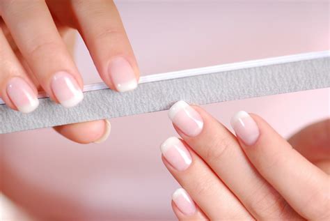 5 Tips To Have Long And Strong Nails