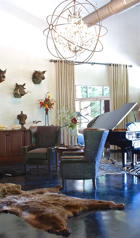 Ever since that first taste, homeowners have been embellishing their homes with exciting safari style décor. Home Tour: Safari Glam Meets Industrial Chic Decor ...