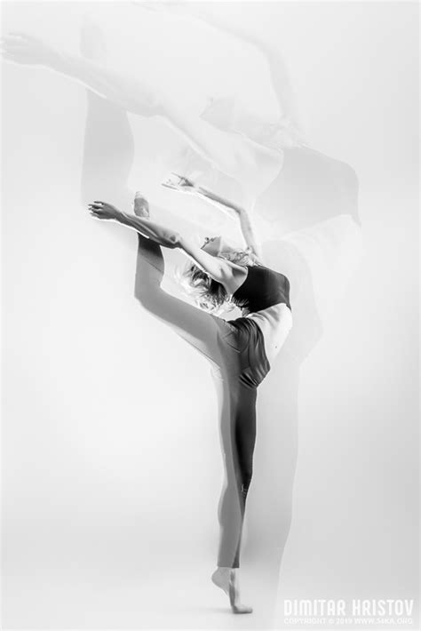 Modern Ballet Dancer Black And White Studio Photography 54ka Photo