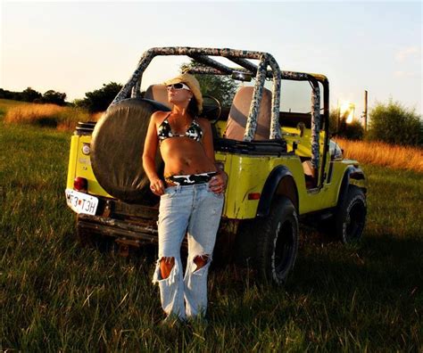 Pin On Sexy Jeep Girls