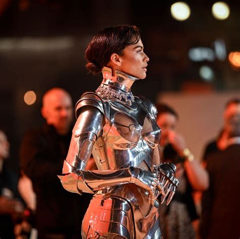 Zendaya Vestida De Robot La Historia Que Hay Detrás Del Look Más