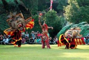 The reog dance of ponorogo in java involves a lion figure known as the singa barong. Reog Ponorogo dan Warok : Kesehatan