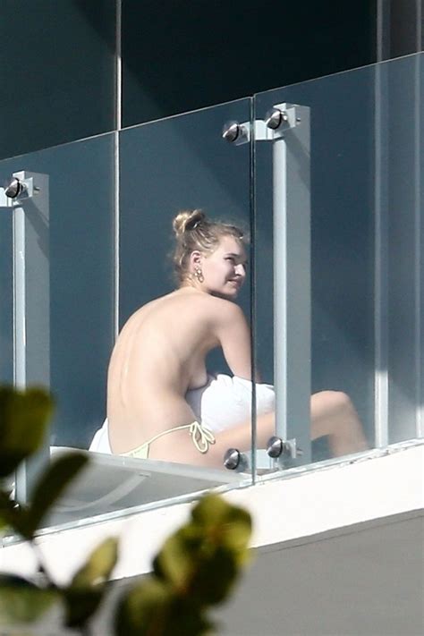 Roosmarijn De Kok Topless Sunbathing On Her Balcony Photos The