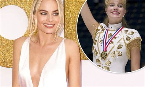 Margot Robbie Admits Fear Of Public Speaking Daily Mail Online
