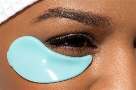 These Methods Tools And Products Will Help You De Bloat A Puffy Face