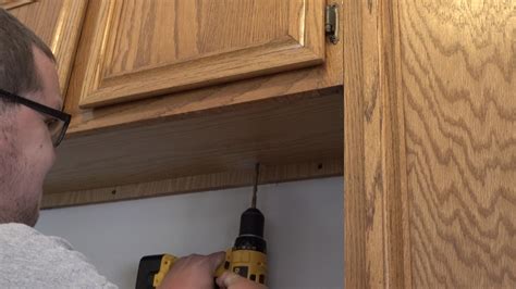 Above Cabinet And Under Cabinet Led Lighting How To Install Led Strip