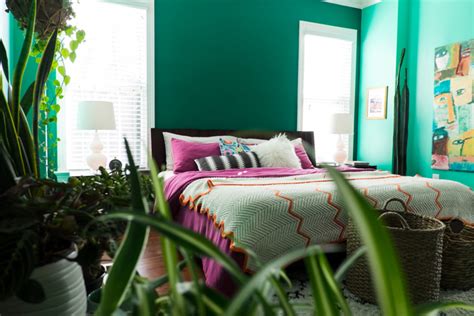15 Fascinating Bedrooms With Plants That Look Like A Jungle