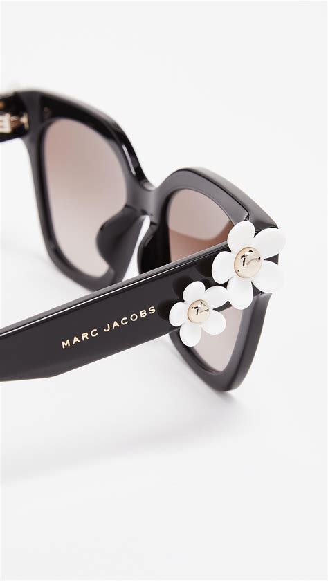 Marc Jacobs Daisy Sunglasses In Black Lyst