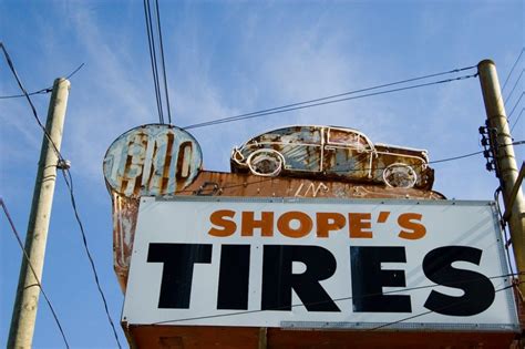 I Love This Rusted Old Sign In South Columbus Vintage Signs Old