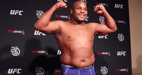 Media Daniel Cormier Started Ufc 241 Camp At 261 Pounds Heaviest