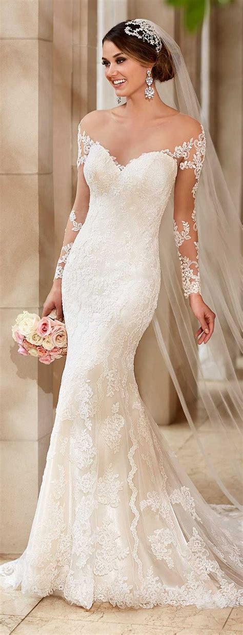 Attention brides and grooms tying the knot in 2017! Wedding dress 2017 trends & ideas (23) - FEMALINE