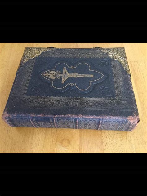 Rare Antique The Holy Bible James Duffy 1865 Hobbies And Toys