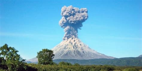 Erupción Volcánica Concepto Tipos Causas Y Consecuencias