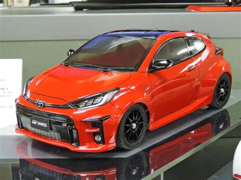 Der toyota gr yaris (2020) präsentiert sich nicht nur auf einer eigenständigen plattform und mit einem neuen motor, sondern. Offrez-vous une Toyota GR Yaris en version radiocommandée
