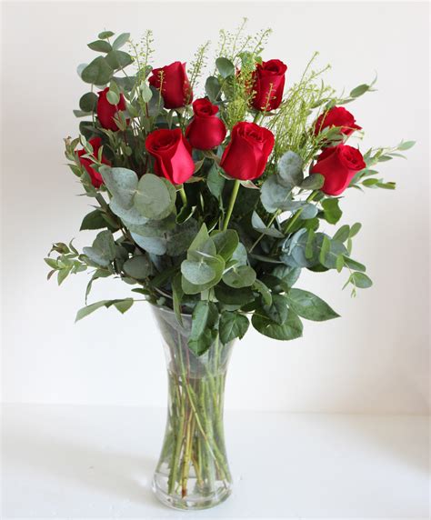 12 Red Roses In Vase