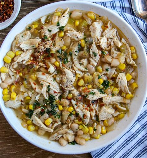 This easy white chicken chili is like a milder, calmer cousin to texas beef chili. Easy White Chicken Chili