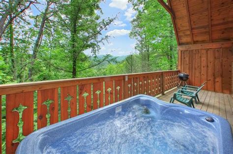 Top 5 Reasons Couples Love Our One Bedroom Cabins In Gatlinburg Tn