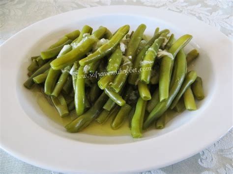 Kuru börülce salatası tarifi ve sizi tok tutacak birçok salata tarifi sitemizde sizleri bekliyor. Sofra ve Muhabbet: TAZE BÖRÜLCE SALATASI