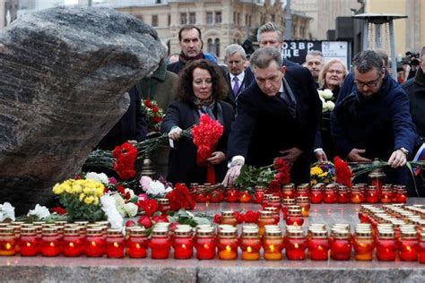 In Moscow An Emotional Assembly To Remember The Victims Of Stalins