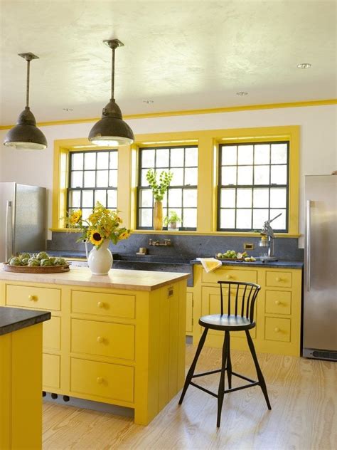 10 Bright Cheery Yellow Kitchens With Images Farmhouse Style