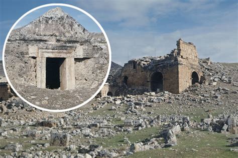 Ancient Gate To Hell Uncovered In Turkey And It Can Kill Anyone