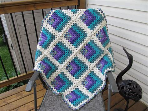 Modern Mitered Granny Square Pattern By Sue Rivers Crochet Handbags Patterns Granny Square