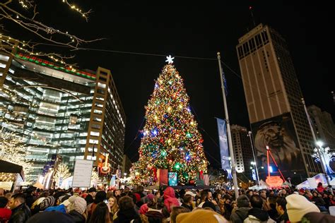 Detroits Tree Lighting Kicks Off Downtown Holiday Festivities Curbed