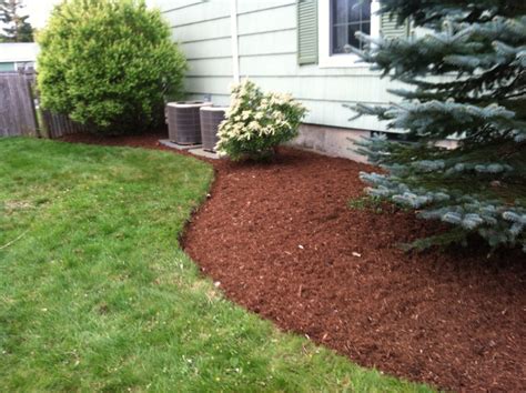 Bark Mulch For A Beautiful Yard In Nh Spring Landscaping Services