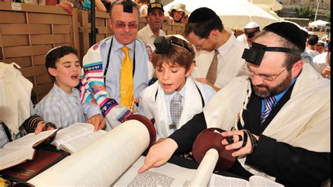 What Happens At A Bar Mitzvah A Guide For The Big Day For Parents