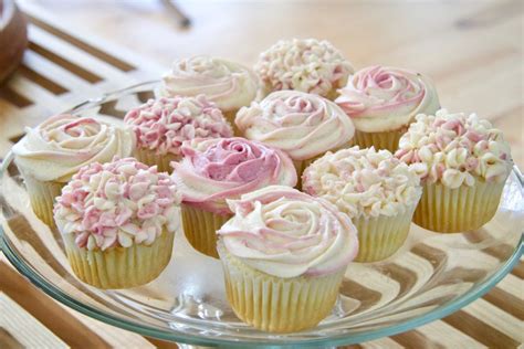 Check spelling or type a new query. Rose and Hydrangea Cupcakes | Whole foods bakery, No bake ...