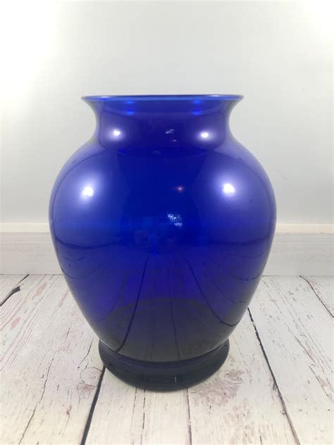 Blue Glass Vase Cobalt Blue Vintage Flower Vase Floral Etsy Blue Glass Vase Blue Glass
