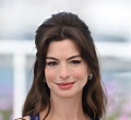 Anne Hathaway s'engage discrètement